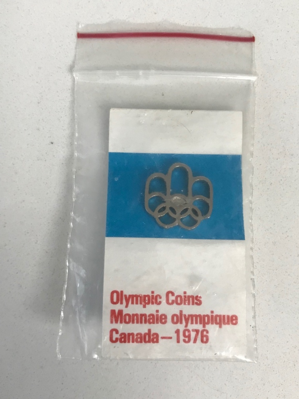 Vintage Collector 1976 Montreal Olympic XXI Olympiad Lapel Hat Pin